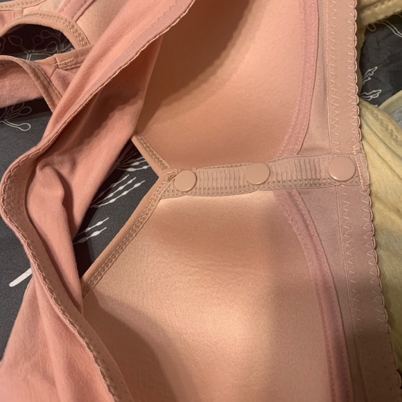 2 front snap bras both one price NEW Size 32B ordered wrong size.Stretch band! - Picture 6 of 6